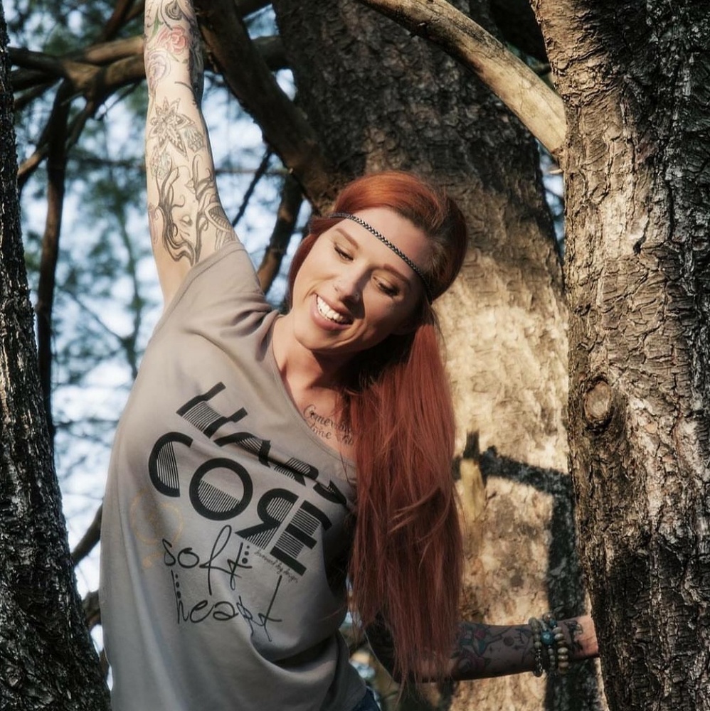 Short sleeve flowy top